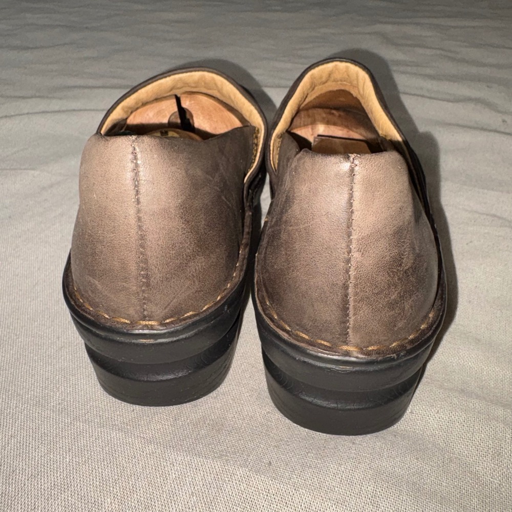 Born Brown‎ Leather Clogs Mules Womens Slip Comfort Shoes Low Wedge Round Toe 10 - Picture 4 of 10